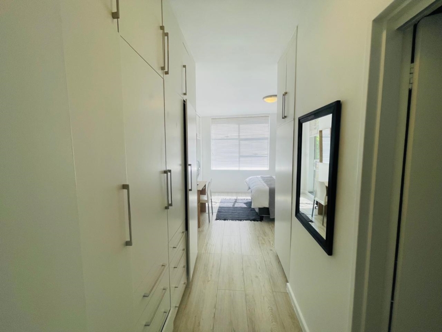 To Let 2 Bedroom Property for Rent in Sandhurst Gauteng