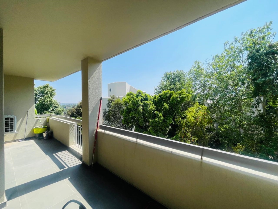 To Let 2 Bedroom Property for Rent in Sandhurst Gauteng