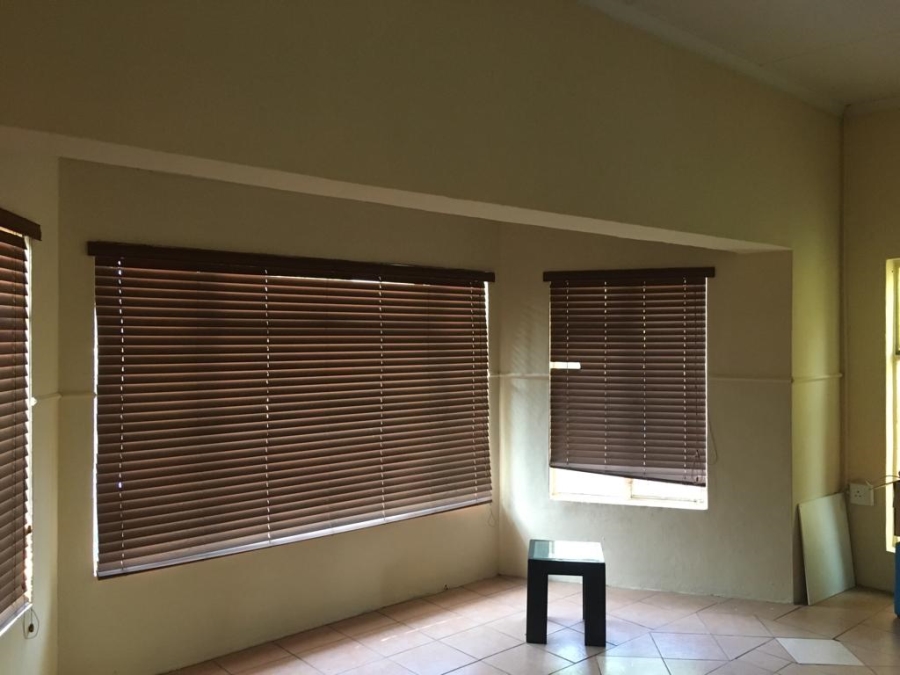 5 Bedroom Property for Sale in The Reeds Gauteng