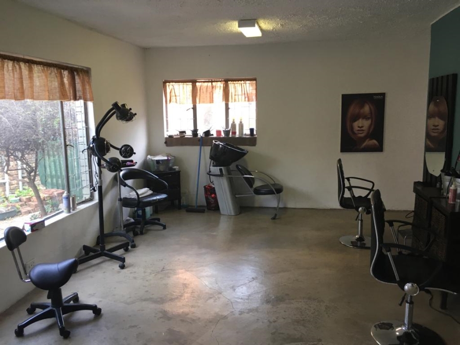 5 Bedroom Property for Sale in The Reeds Gauteng