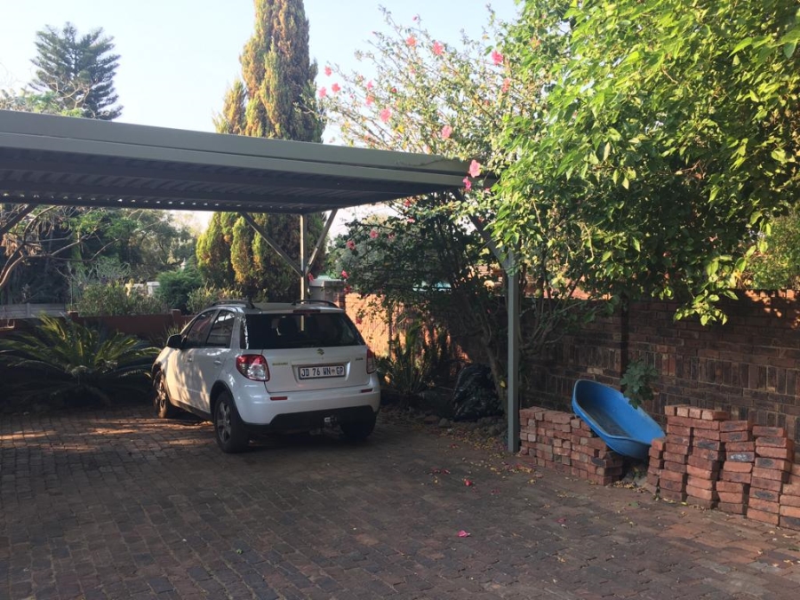 5 Bedroom Property for Sale in The Reeds Gauteng