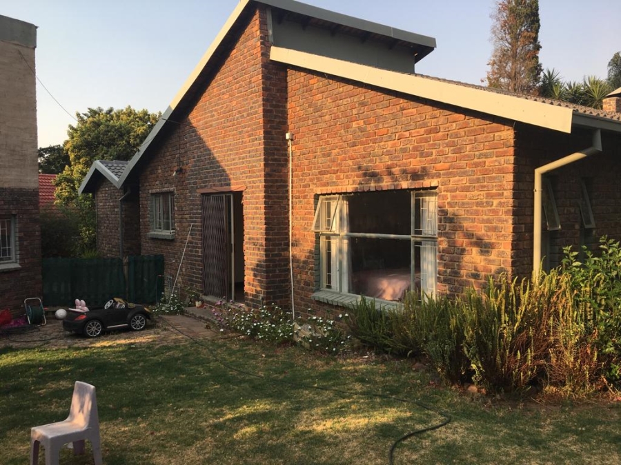 5 Bedroom Property for Sale in The Reeds Gauteng