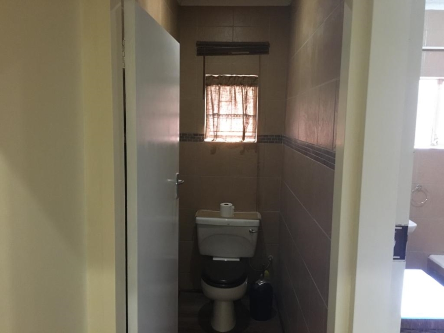 5 Bedroom Property for Sale in The Reeds Gauteng