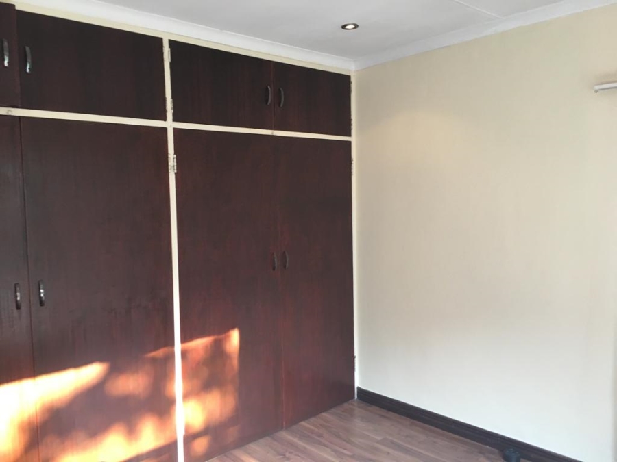 5 Bedroom Property for Sale in The Reeds Gauteng