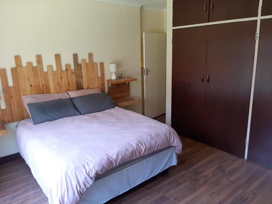 5 Bedroom Property for Sale in The Reeds Gauteng