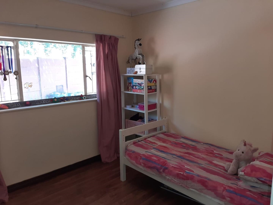 5 Bedroom Property for Sale in The Reeds Gauteng