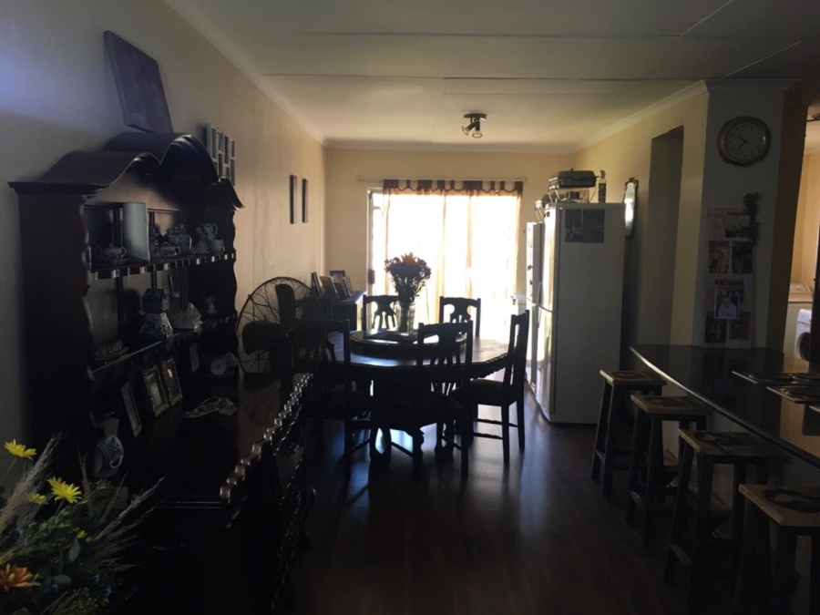 5 Bedroom Property for Sale in The Reeds Gauteng