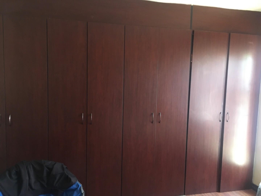 5 Bedroom Property for Sale in The Reeds Gauteng