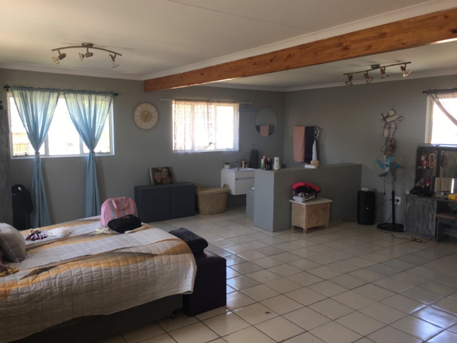5 Bedroom Property for Sale in The Reeds Gauteng