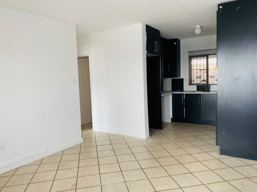 To Let 2 Bedroom Property for Rent in Constantia Kloof Gauteng