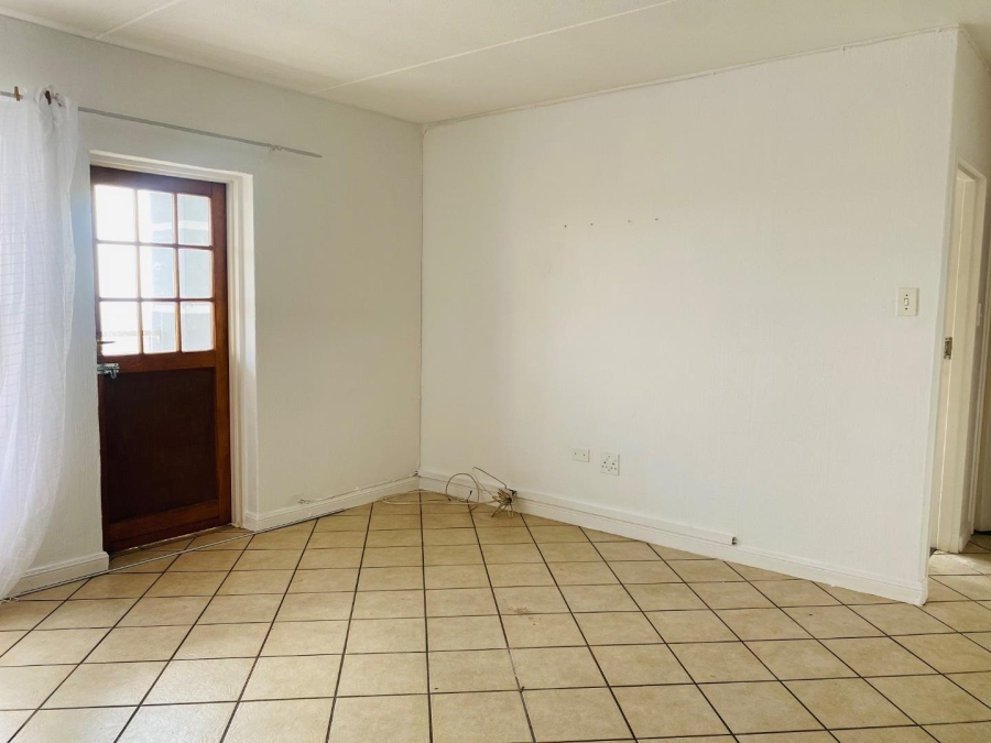 To Let 2 Bedroom Property for Rent in Constantia Kloof Gauteng