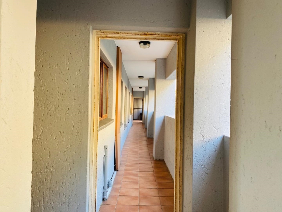 To Let 2 Bedroom Property for Rent in Constantia Kloof Gauteng