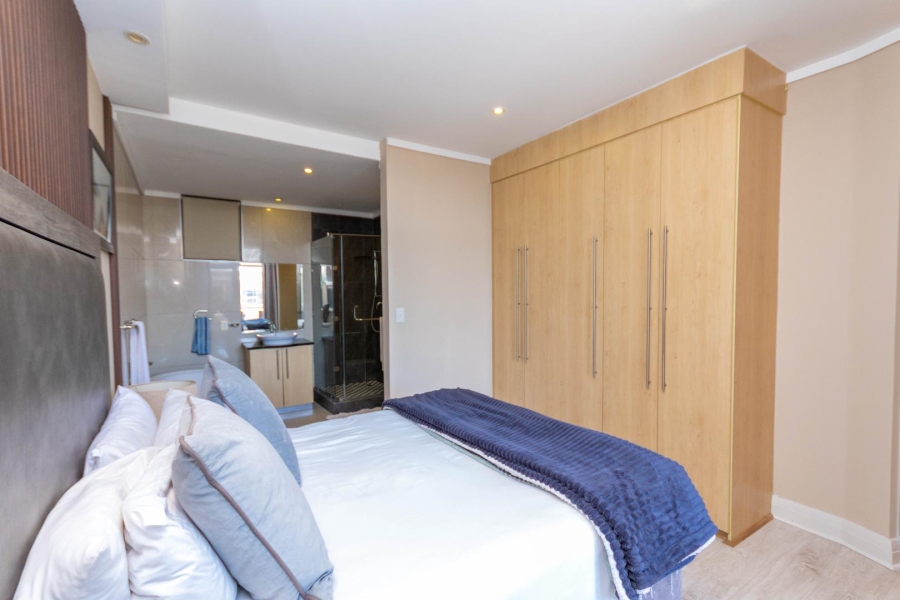 To Let 1 Bedroom Property for Rent in Sandown Gauteng