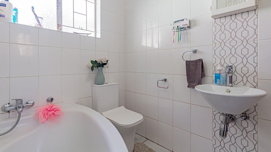 3 Bedroom Property for Sale in Meyerspark Gauteng