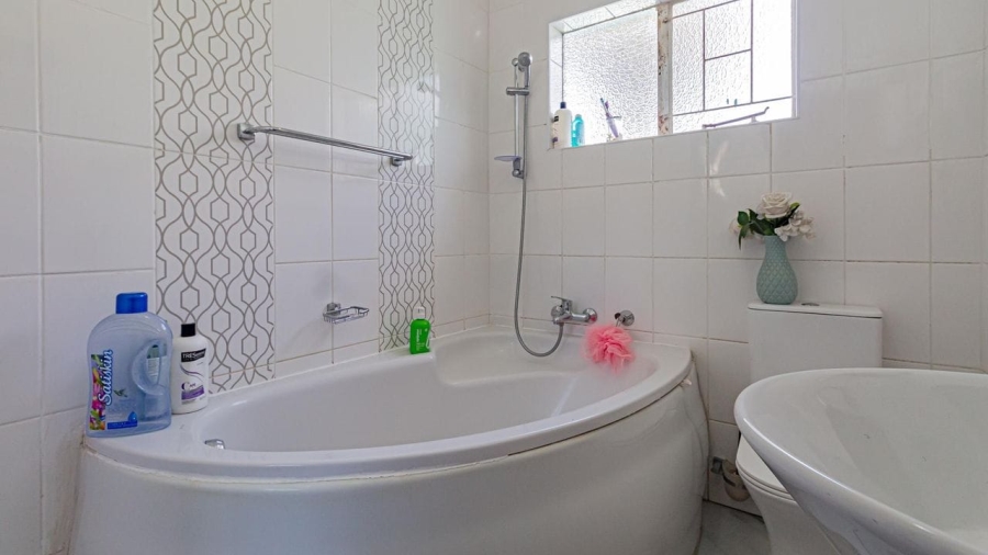 3 Bedroom Property for Sale in Meyerspark Gauteng