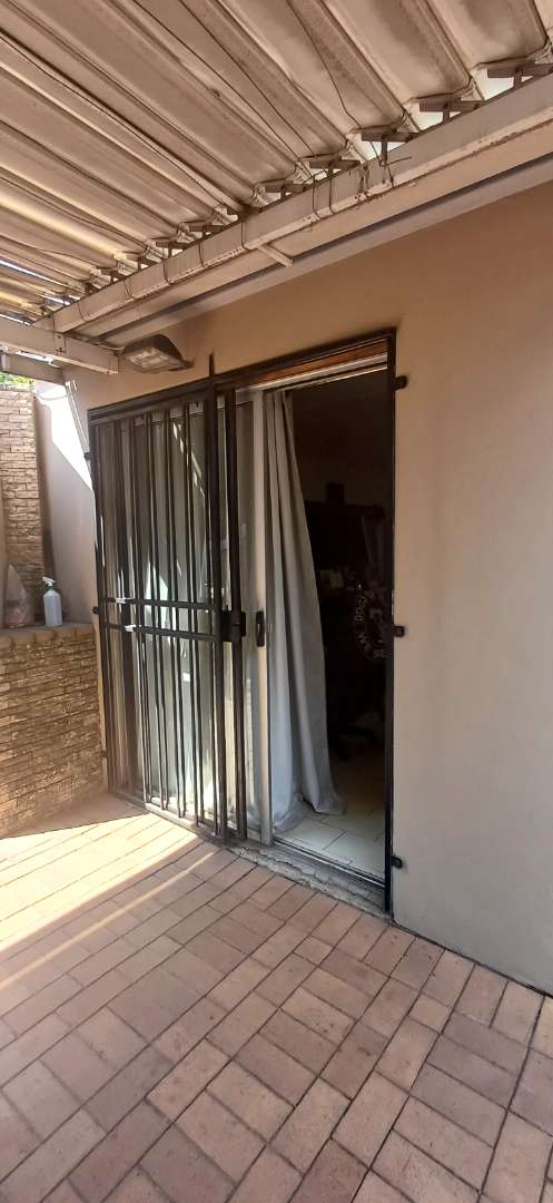 To Let 1 Bedroom Property for Rent in Menlo Park Gauteng