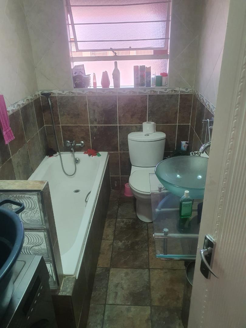 2 Bedroom Property for Sale in Florida Gauteng
