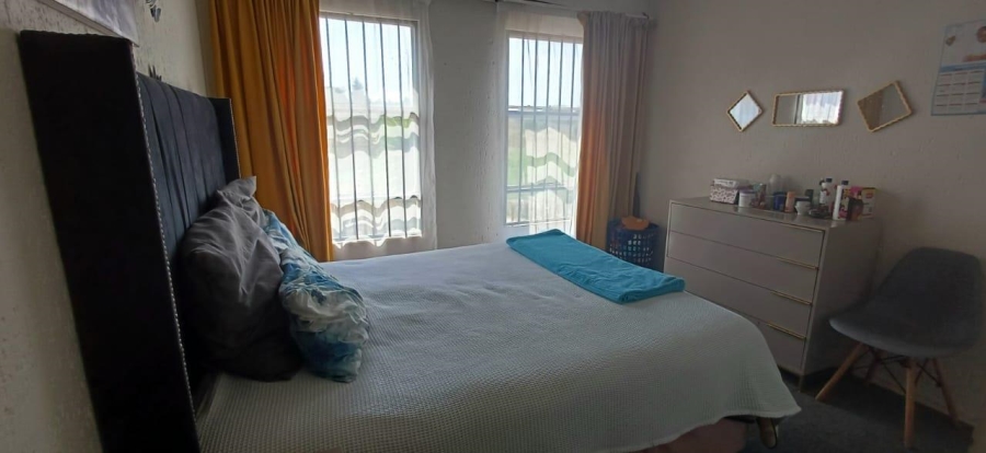 2 Bedroom Property for Sale in Groblerpark Gauteng