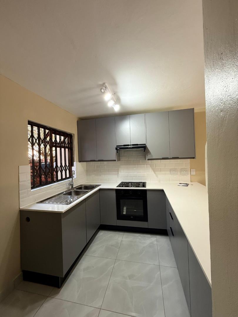 To Let 2 Bedroom Property for Rent in Vorna Valley Gauteng