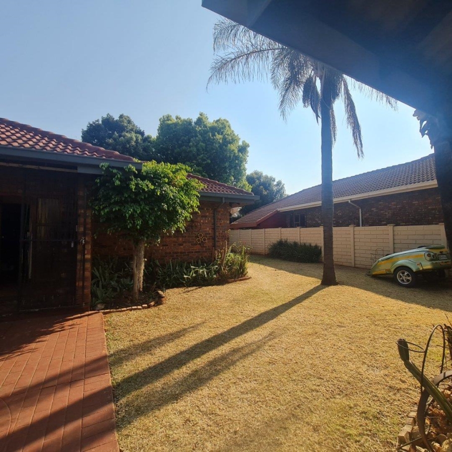 3 Bedroom Property for Sale in Pierre Van Ryneveld Gauteng