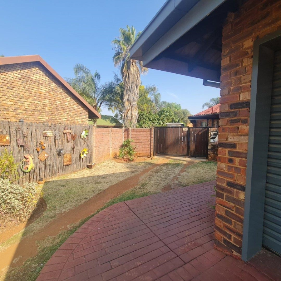 3 Bedroom Property for Sale in Pierre Van Ryneveld Gauteng