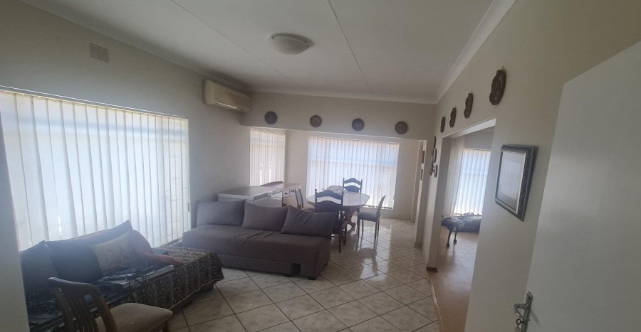 5 Bedroom Property for Sale in Monument Park Gauteng