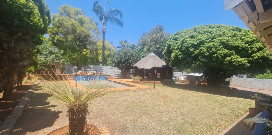 5 Bedroom Property for Sale in Monument Park Gauteng