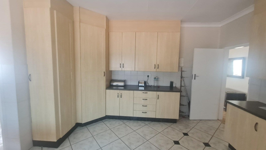 5 Bedroom Property for Sale in Monument Park Gauteng