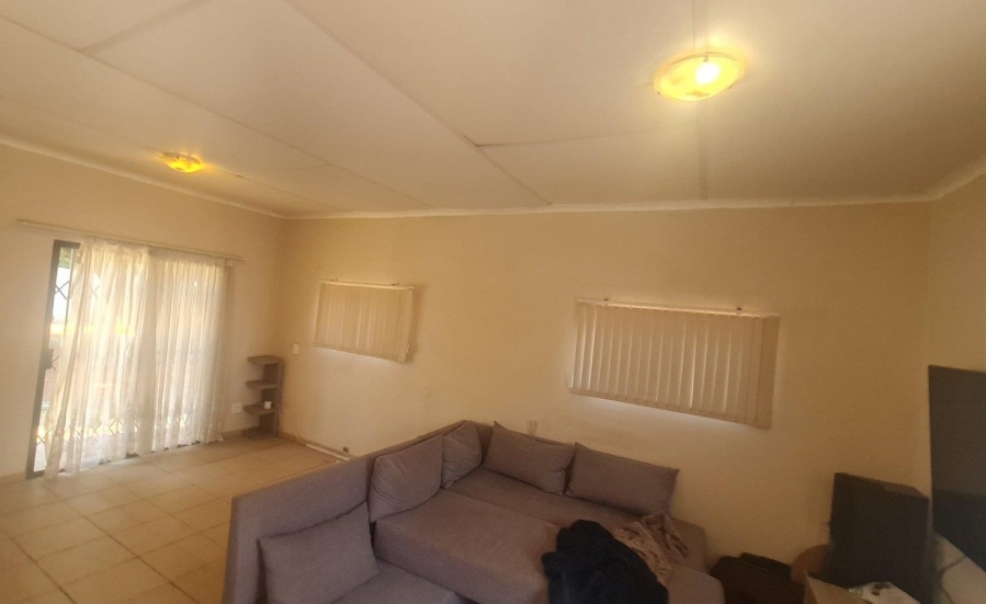 5 Bedroom Property for Sale in Monument Park Gauteng