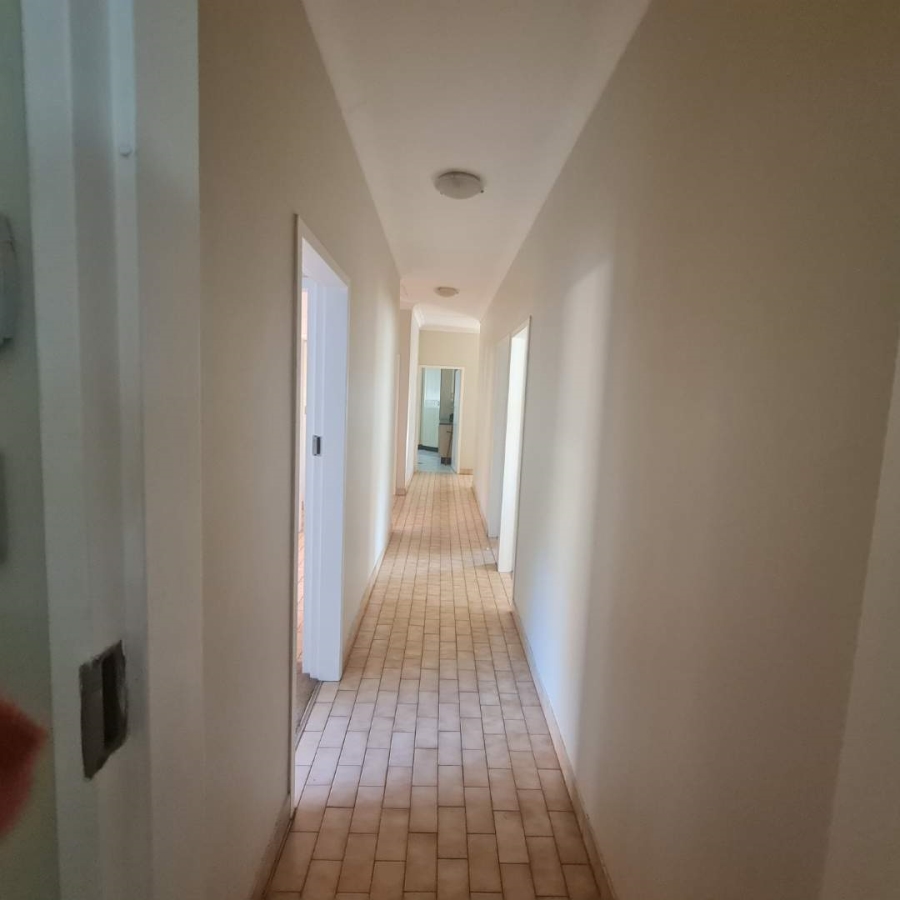 5 Bedroom Property for Sale in Monument Park Gauteng