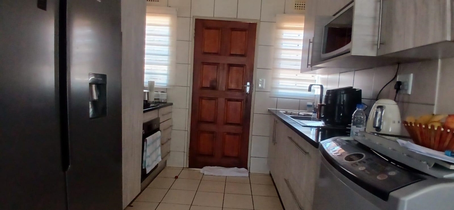 3 Bedroom Property for Sale in Clayville Gauteng