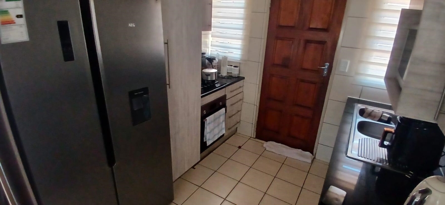 3 Bedroom Property for Sale in Clayville Gauteng