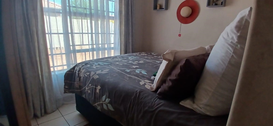 3 Bedroom Property for Sale in Clayville Gauteng
