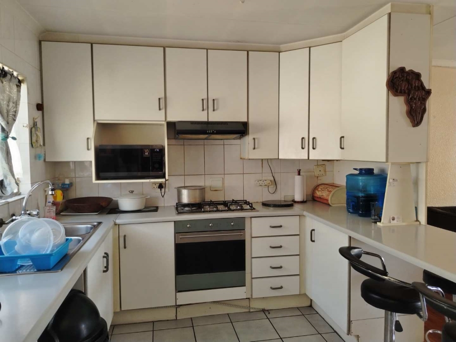 3 Bedroom Property for Sale in Glen Marais Gauteng