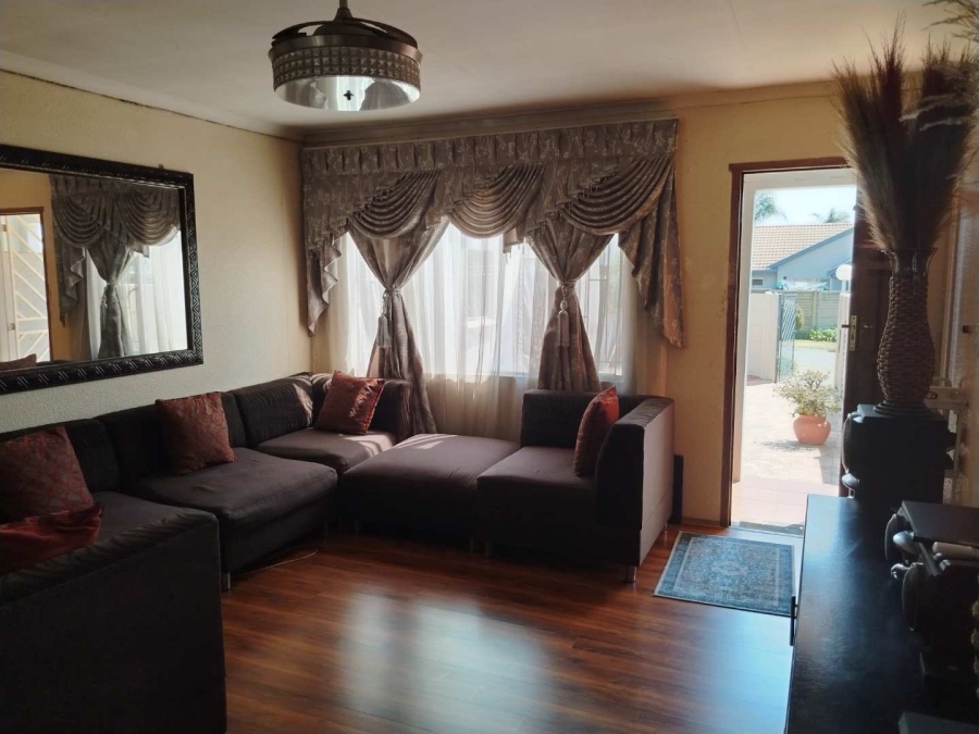3 Bedroom Property for Sale in Glen Marais Gauteng