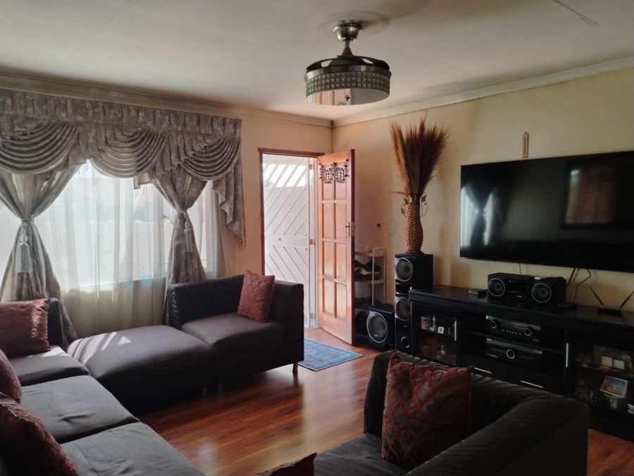 3 Bedroom Property for Sale in Glen Marais Gauteng