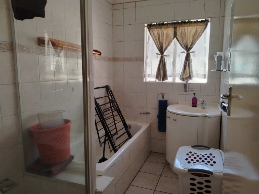 3 Bedroom Property for Sale in Glen Marais Gauteng