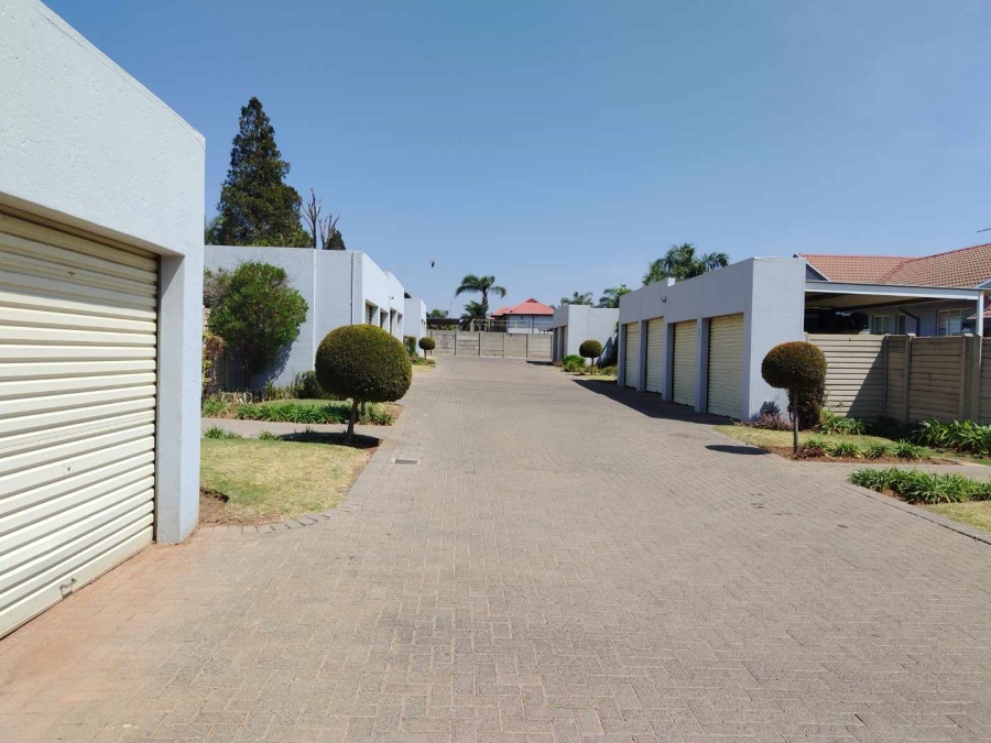 3 Bedroom Property for Sale in Glen Marais Gauteng
