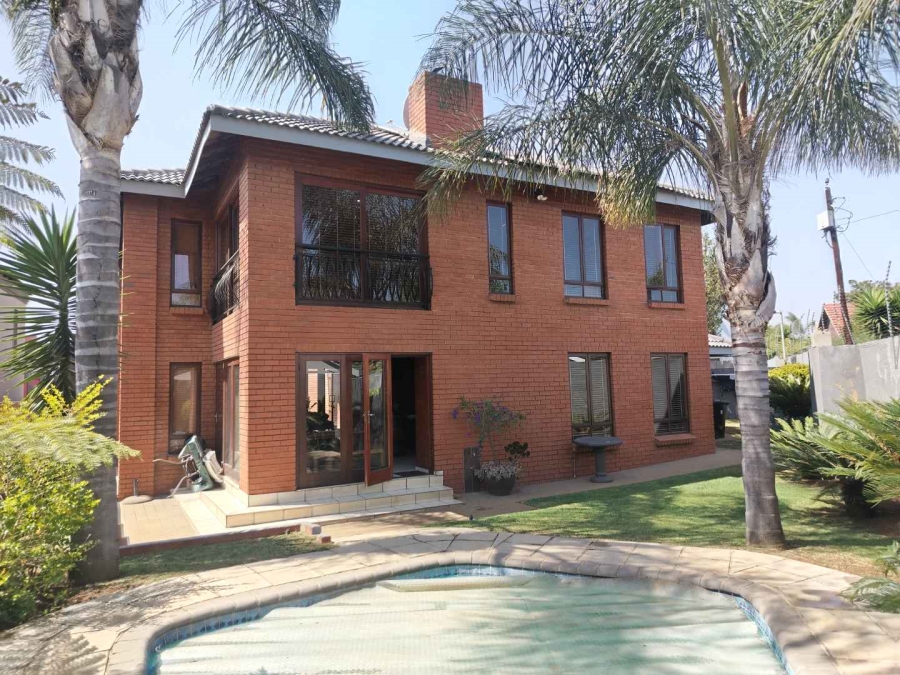 4 Bedroom Property for Sale in Glen Eagle Estate Gauteng