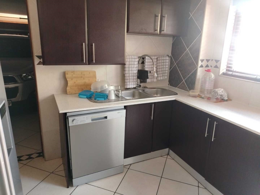 4 Bedroom Property for Sale in Glen Eagle Estate Gauteng