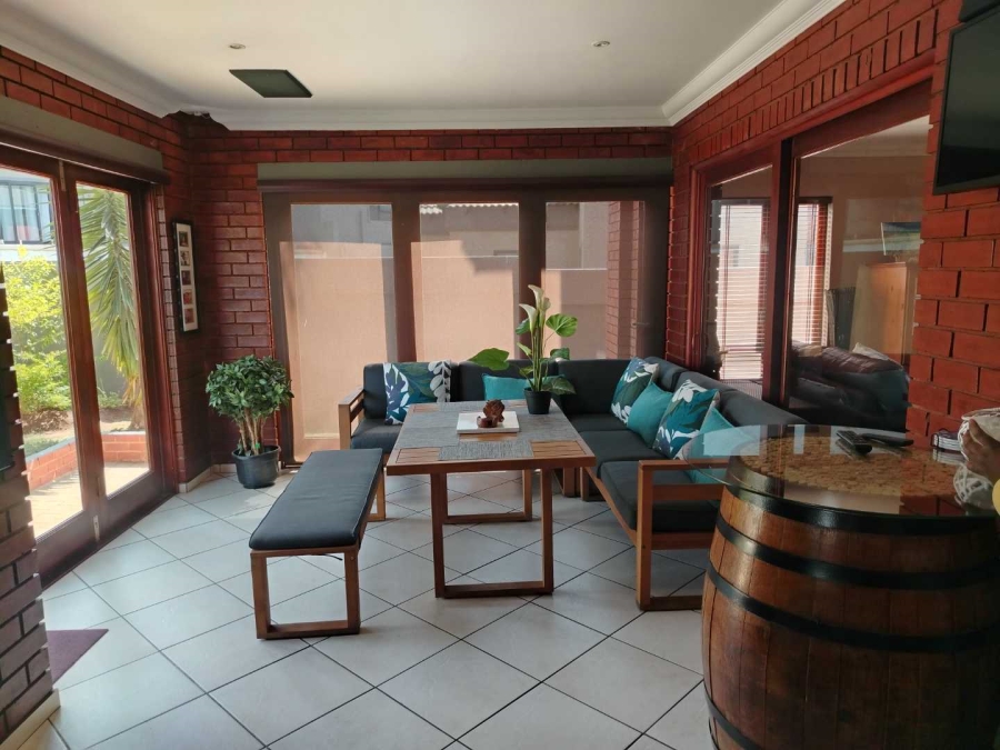4 Bedroom Property for Sale in Glen Eagle Estate Gauteng