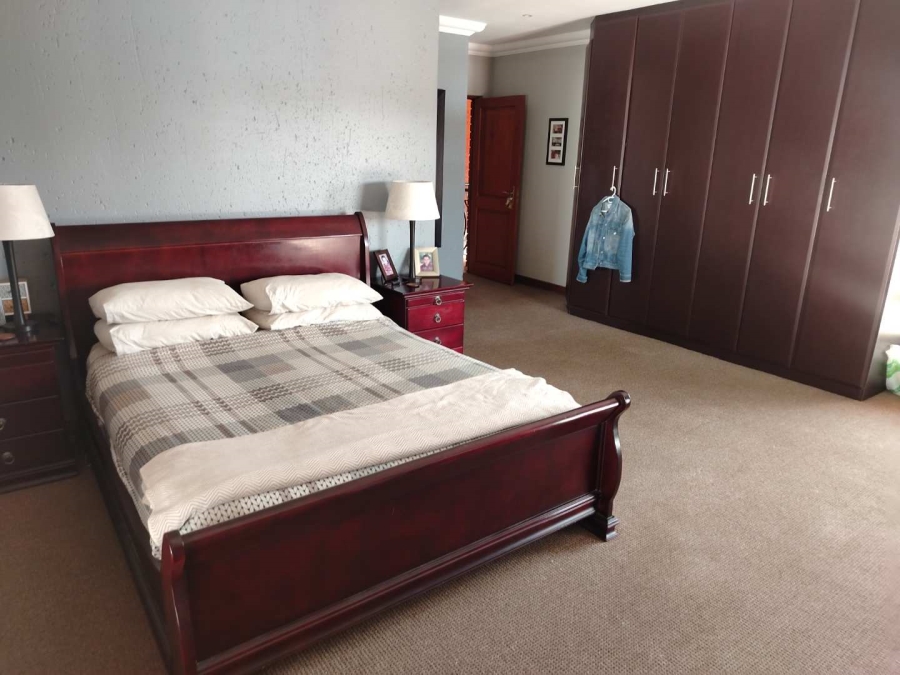 4 Bedroom Property for Sale in Glen Eagle Estate Gauteng