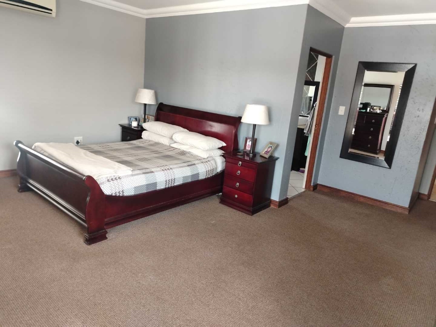 4 Bedroom Property for Sale in Glen Eagle Estate Gauteng