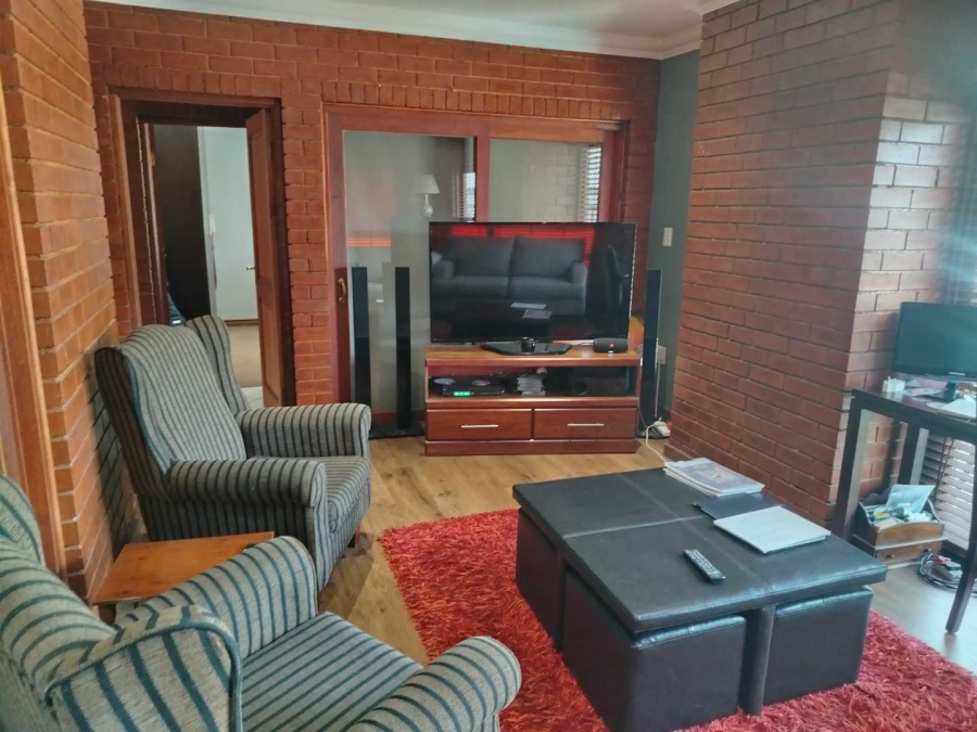 4 Bedroom Property for Sale in Glen Eagle Estate Gauteng