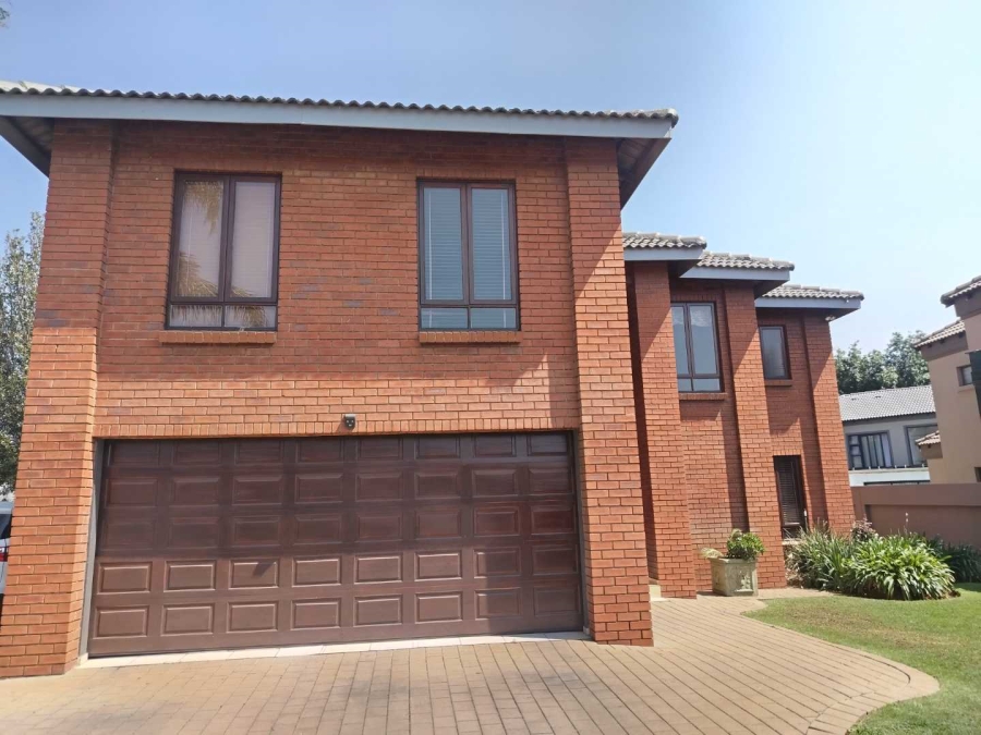 4 Bedroom Property for Sale in Glen Eagle Estate Gauteng