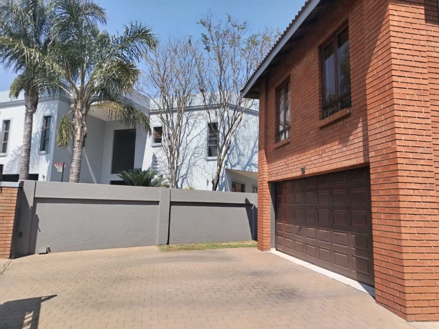 4 Bedroom Property for Sale in Glen Eagle Estate Gauteng