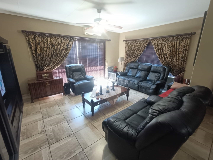 4 Bedroom Property for Sale in The Reeds Gauteng