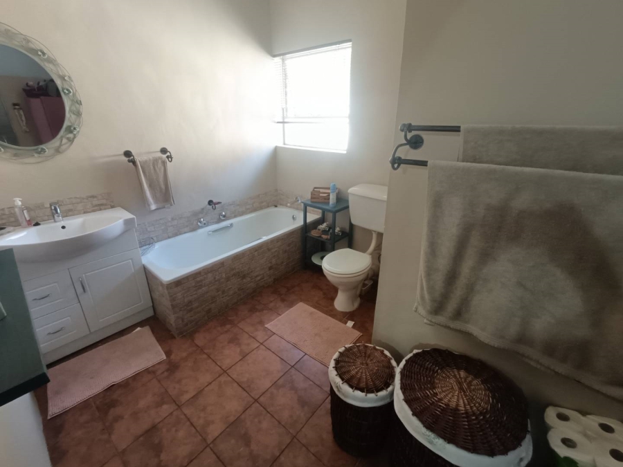 4 Bedroom Property for Sale in The Reeds Gauteng
