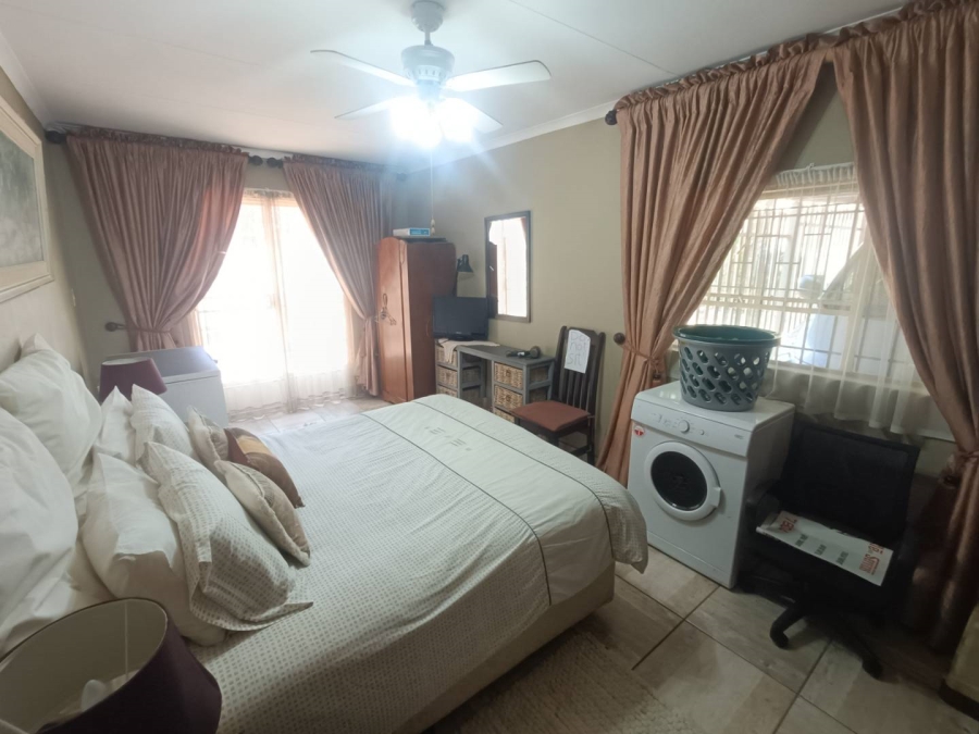 4 Bedroom Property for Sale in The Reeds Gauteng