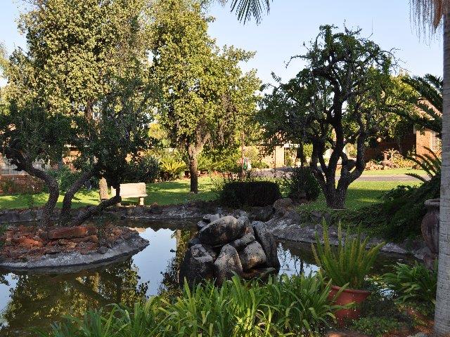 To Let 2 Bedroom Property for Rent in Faerie Glen Gauteng